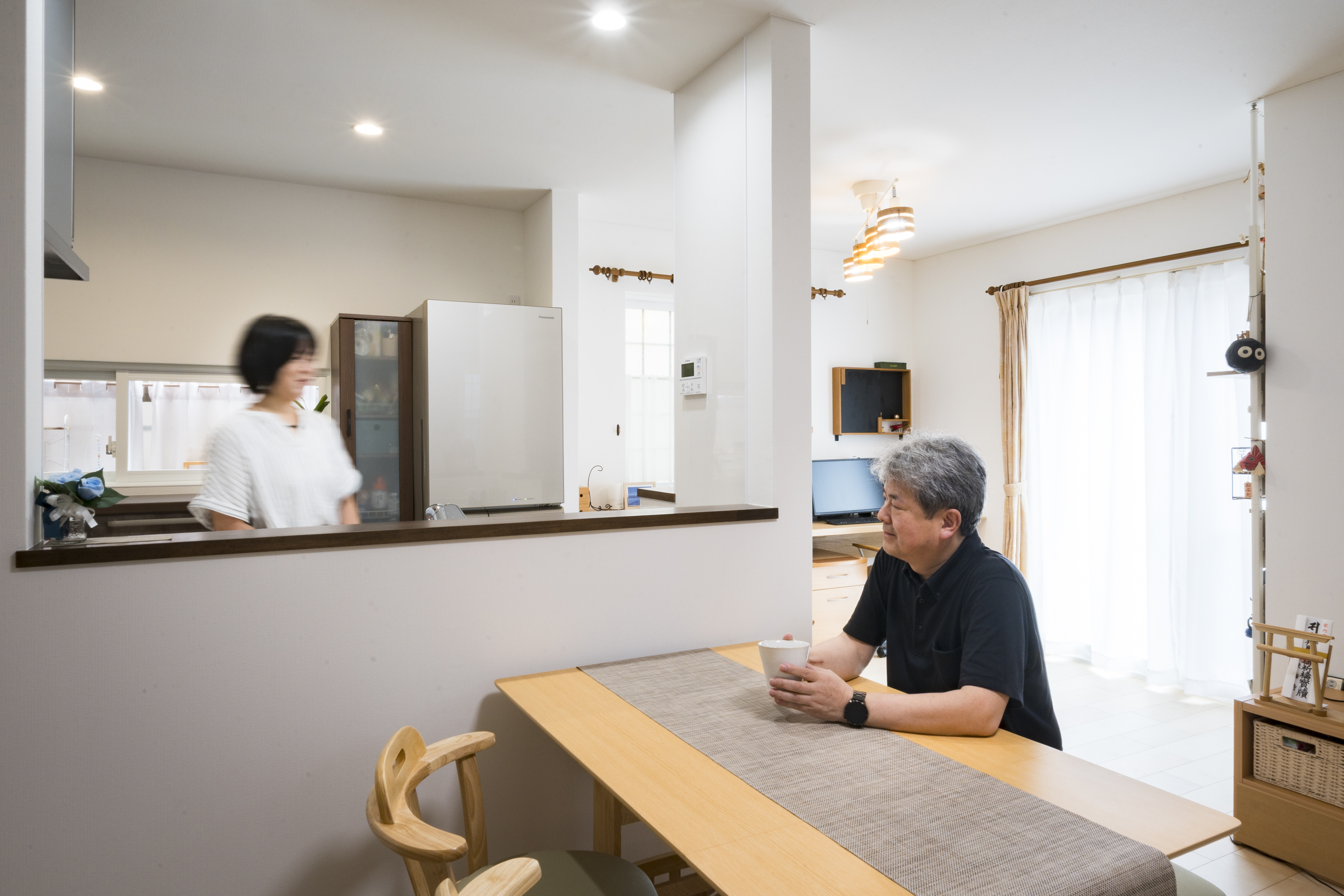 Vol 115. 閉鎖的だったキッチンを明るく開放的に！夫婦の会話 と心地よさが広がる住まいへ
